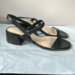 Kenneth Cole Women's Maisie Low Heeled Sandal Size 6